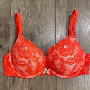 Victoria’s Secret Body By‎ Victoria Rhinestone Red Lace Push Up Bra Size 34D